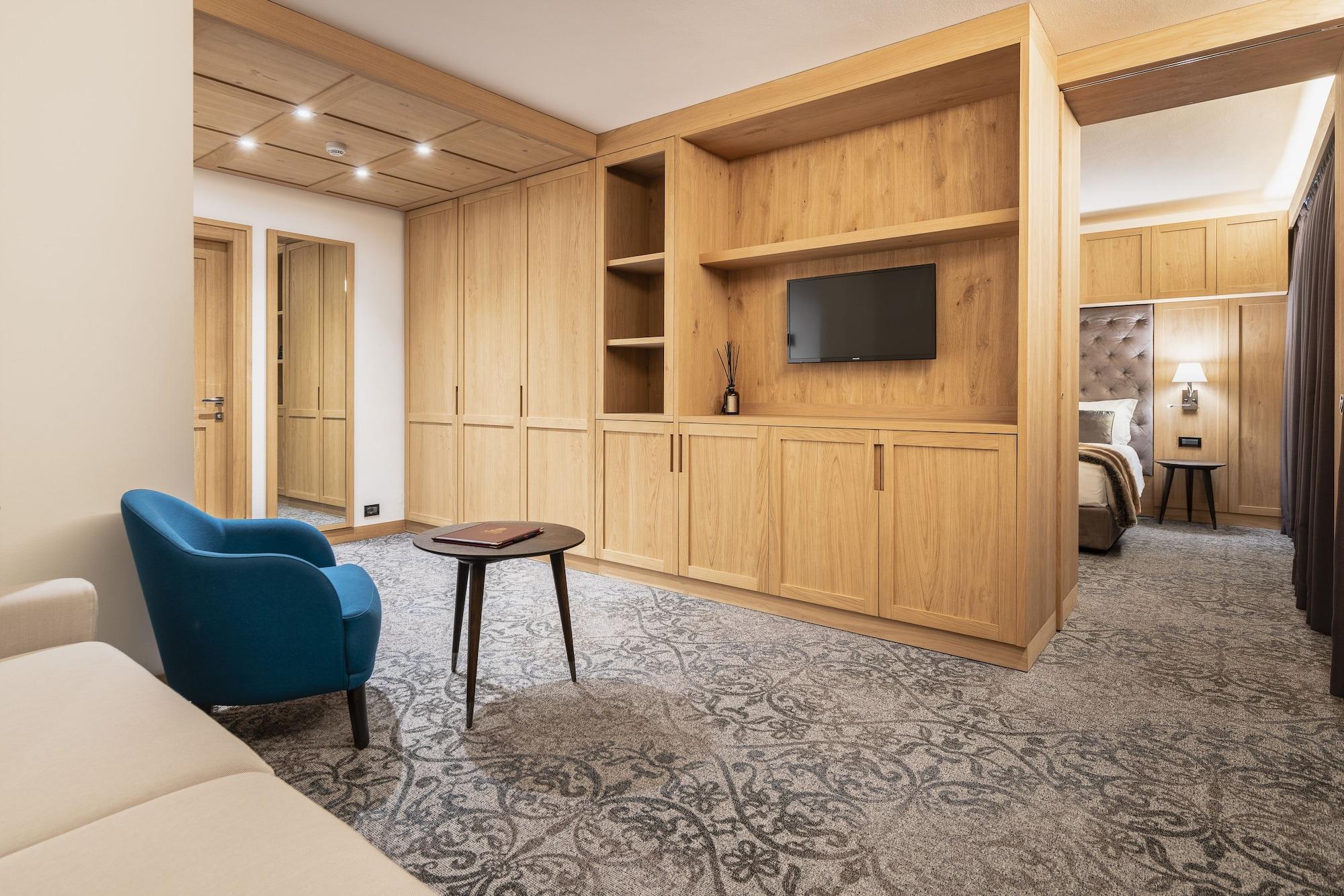 Hotel Lajadira &