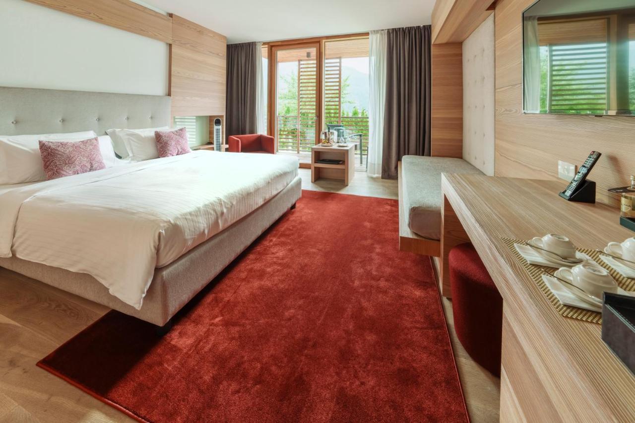 Hotel Lajadira &