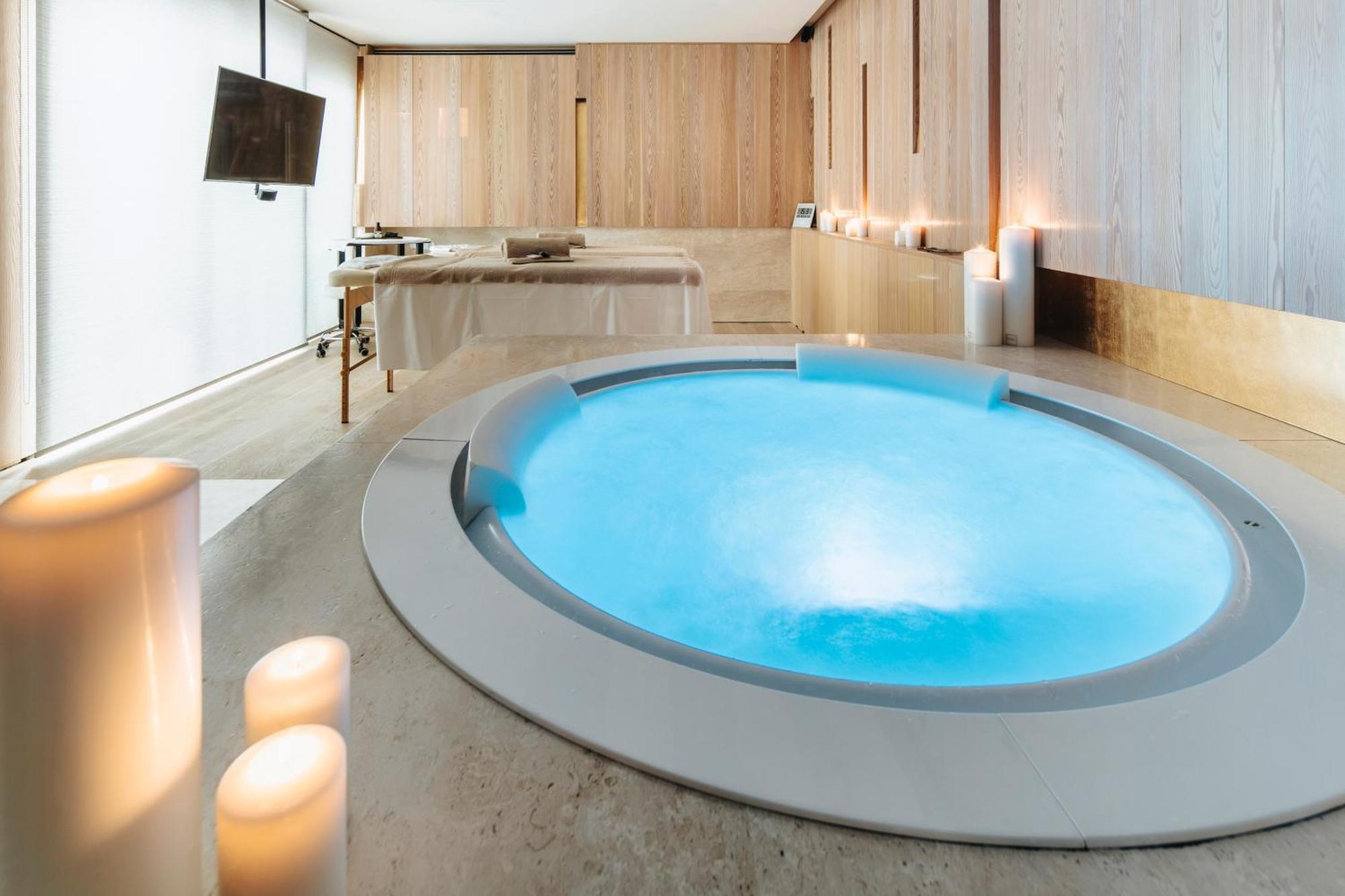Hotel Lajadira & 4*