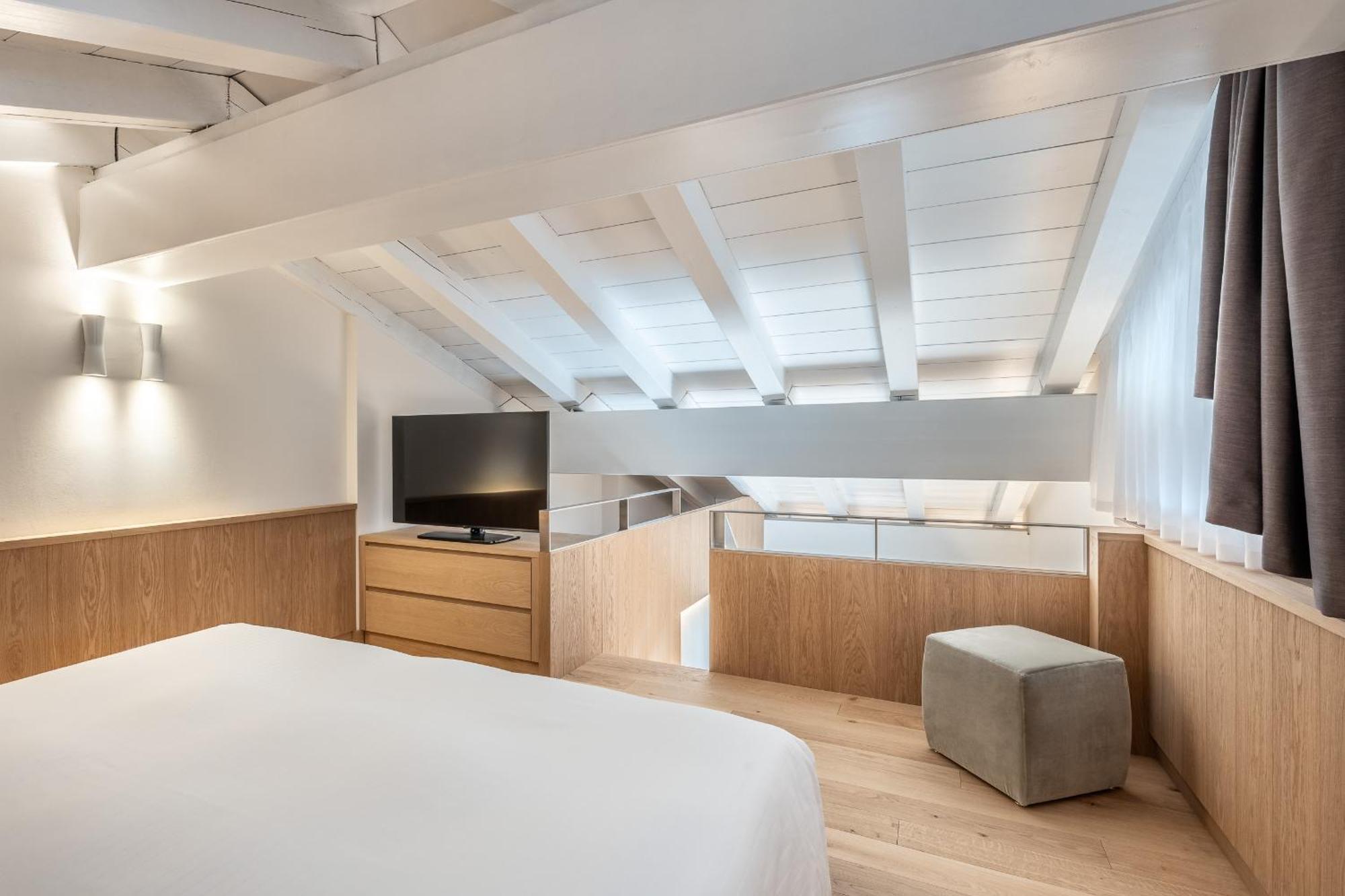 Hotel Lajadira & 4*