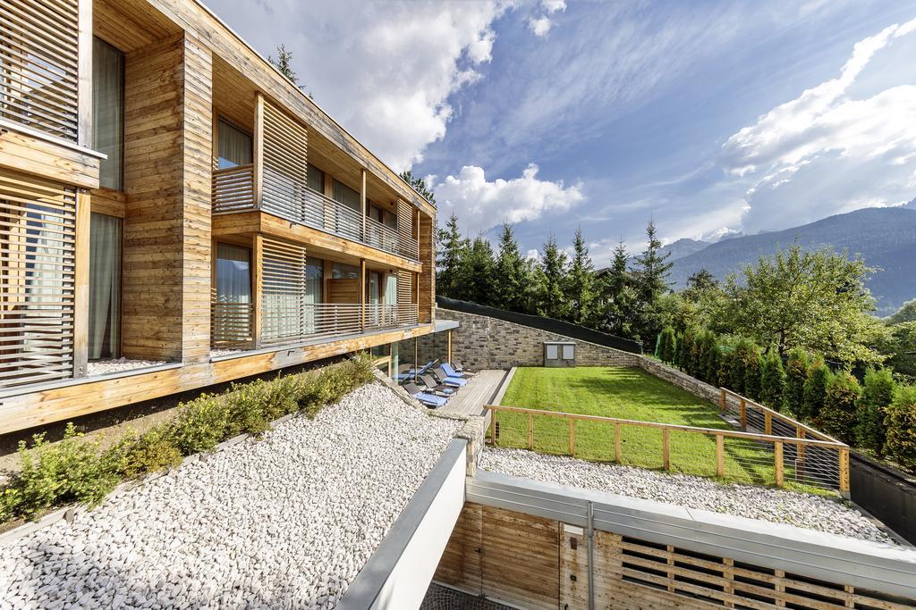Hotel Lajadira &