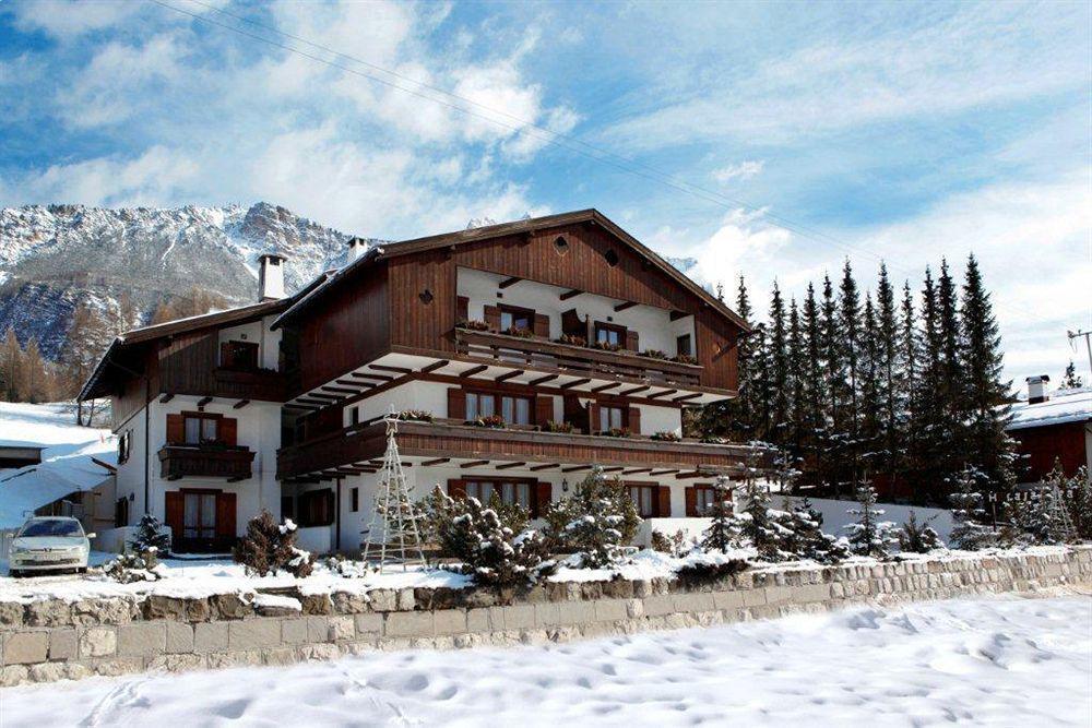 Lajadira & Hotel 4*