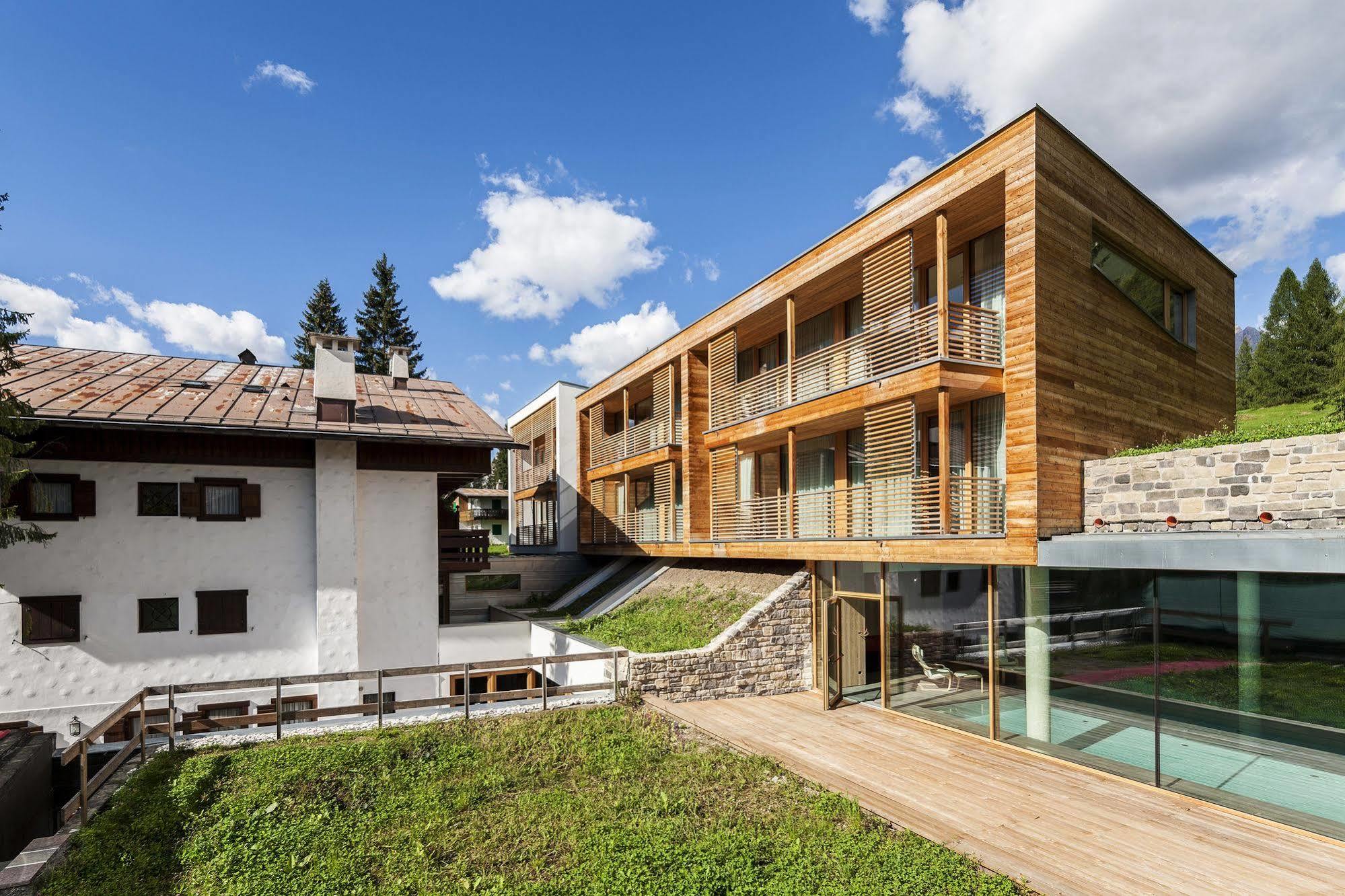 Lajadira & Hotel Cortina dʼAmpezzo
