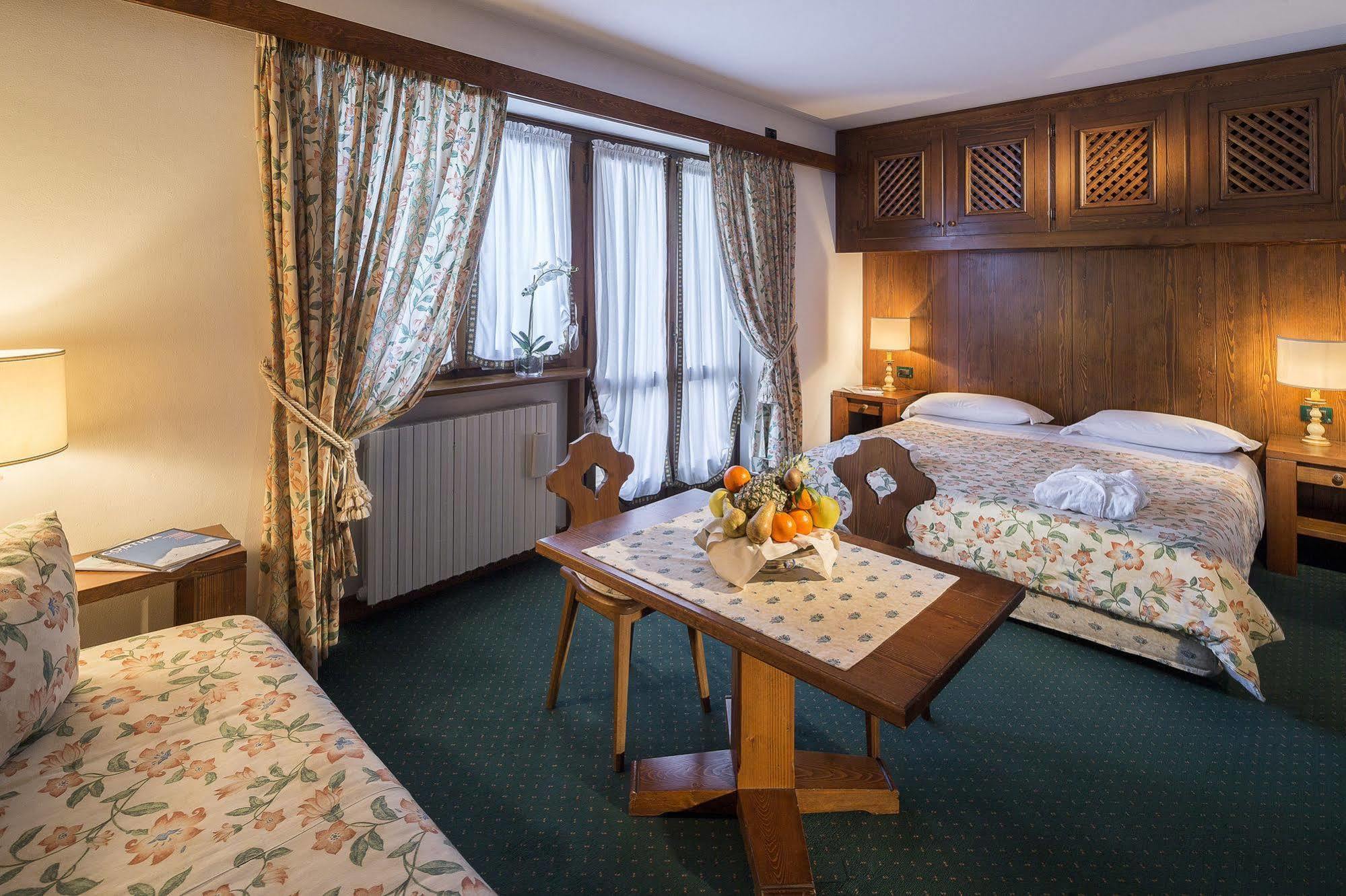 Lajadira & Hotel