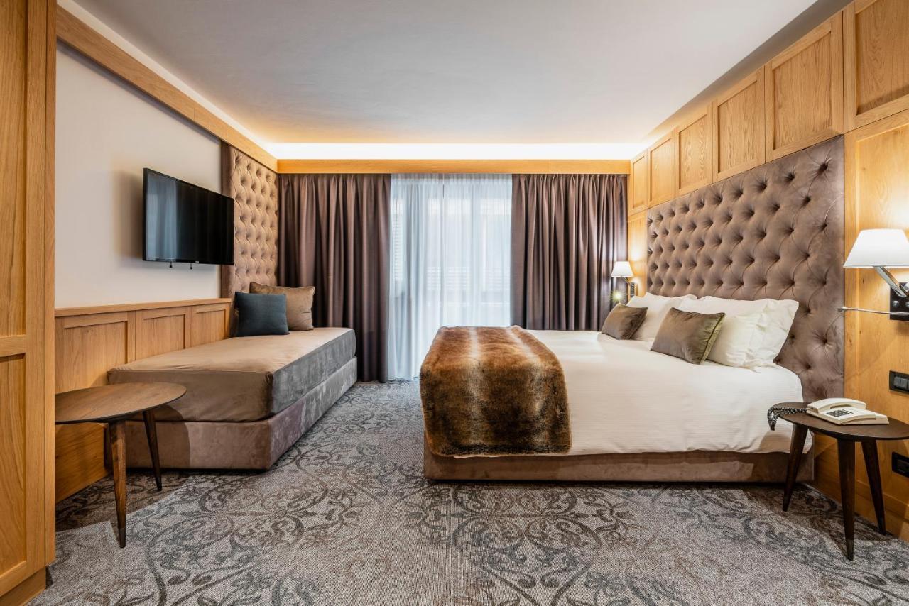 Lajadira & Hotel 4*