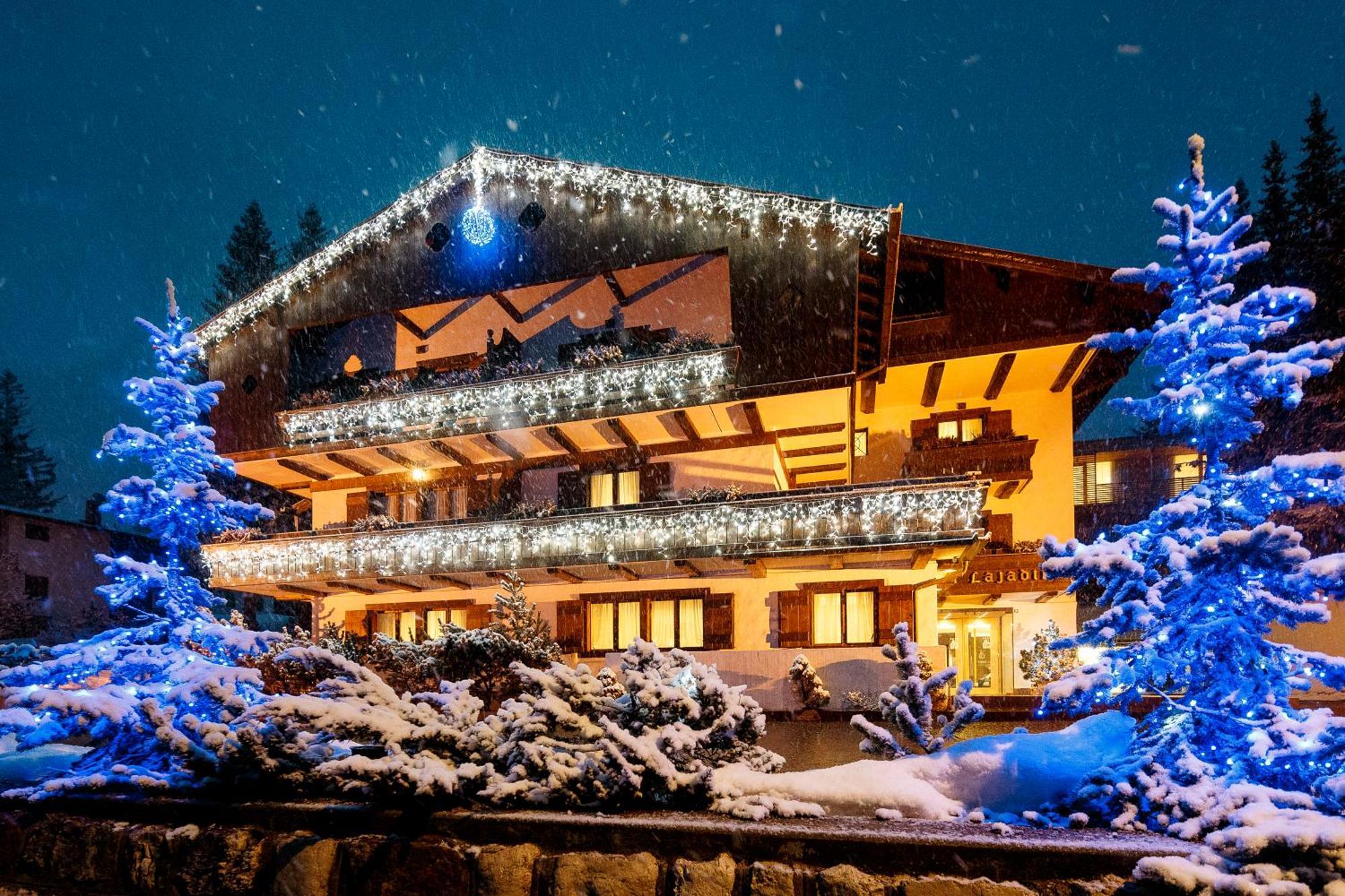 Hotel Lajadira &